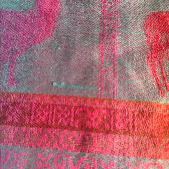 NWT Chilean Alpaca 100% Pashmina. Blue, Purple, Gold W/shades of pink & green. - Picture 9 of 13